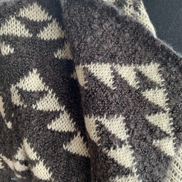 Eyeshadow Aztec & Tribal Print Open Navy Cardigan Sweater - Picture 4 of 12